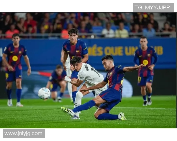 巴塞罗那主场大胜巴伦西亚，梅西上演帽子戏法，火力全开助力豪取三分